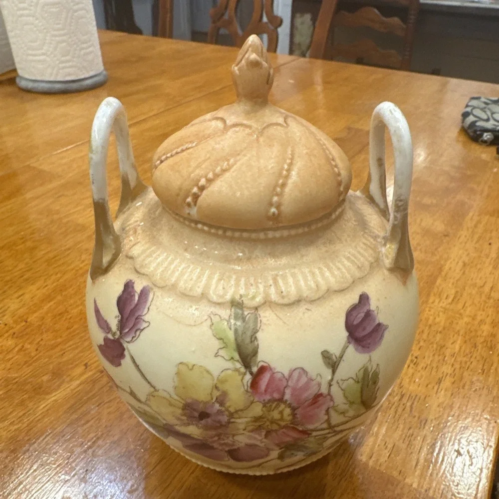 Antique Porcelain Lidded Urn Vase 7